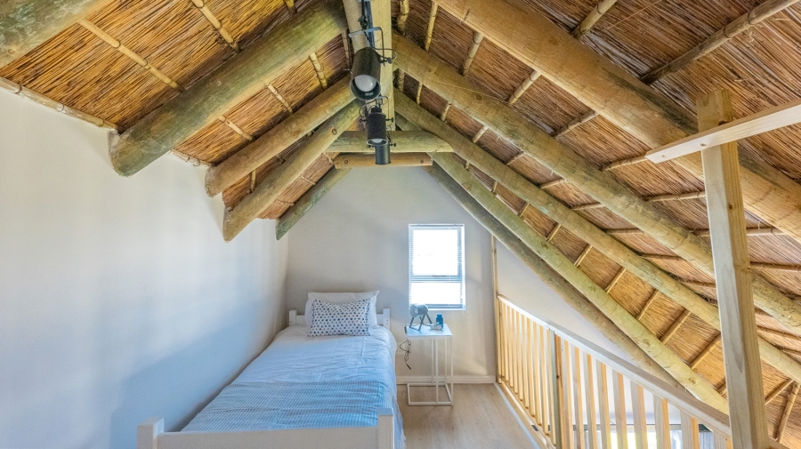 4 Bedroom Property for Sale in Struisbaai Western Cape